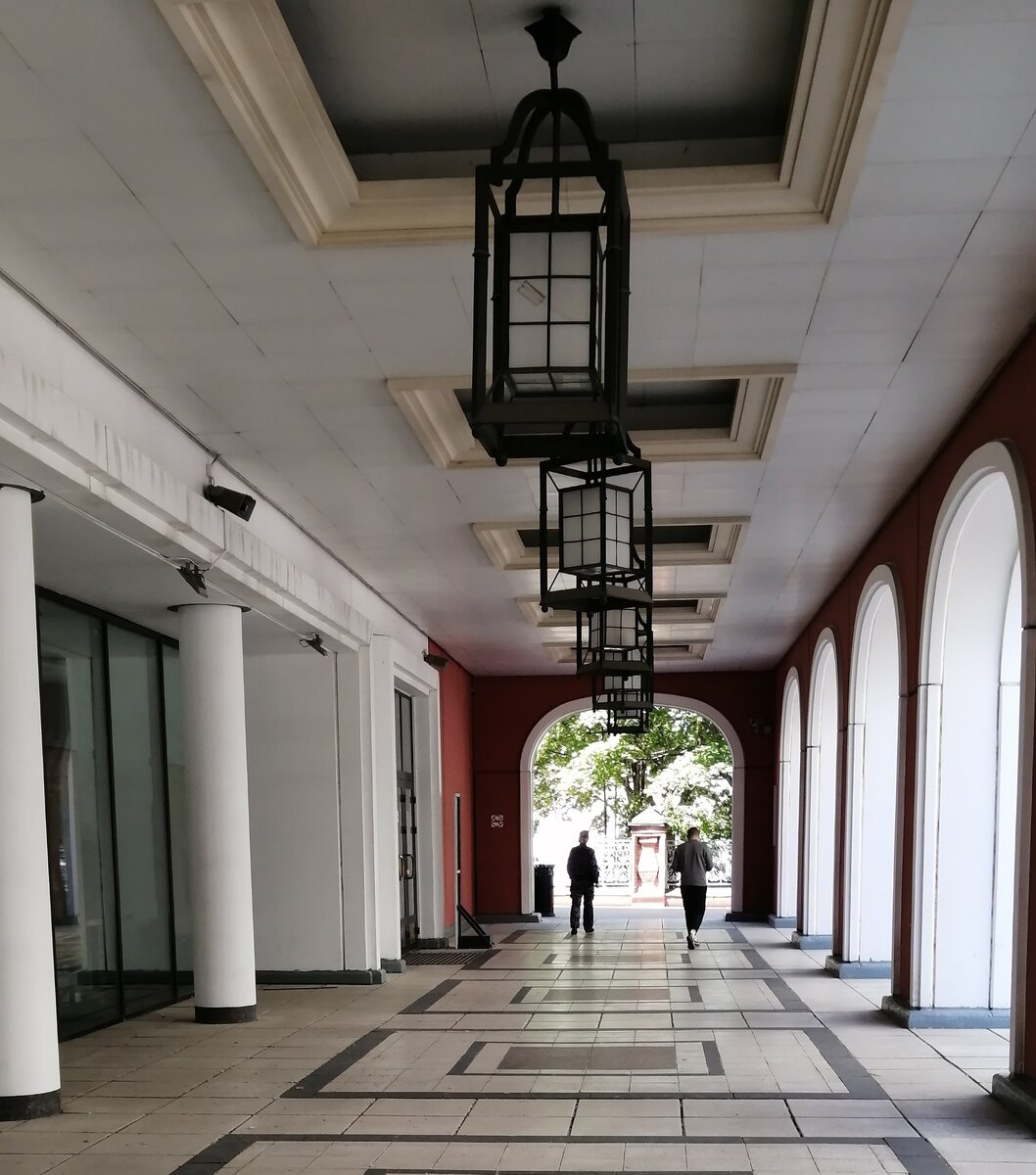 Здание галереи на Лаврушинском переулке красиво и внутри и снаружи