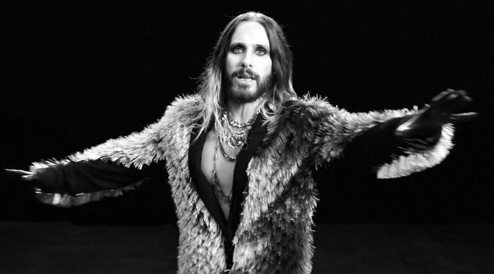     Кадр из клипа «Stuck»