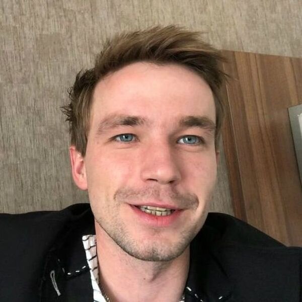 Александр Петров