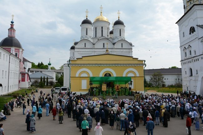      Сотни прихожан и паломников собираются на престольный праздник