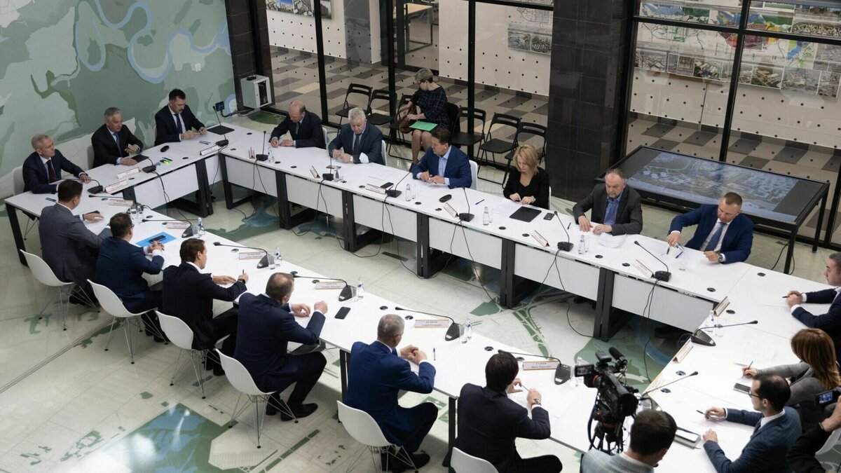     Журналисты «Восток Медиа» сравнили доходы связанных с казанским застройщиком и депутатом Госдумы от Татарстана Ильей Вольфсоном компаний с доходами местных застройщиков. И предположили, почему эти организации не будут застраивать Владивосток.