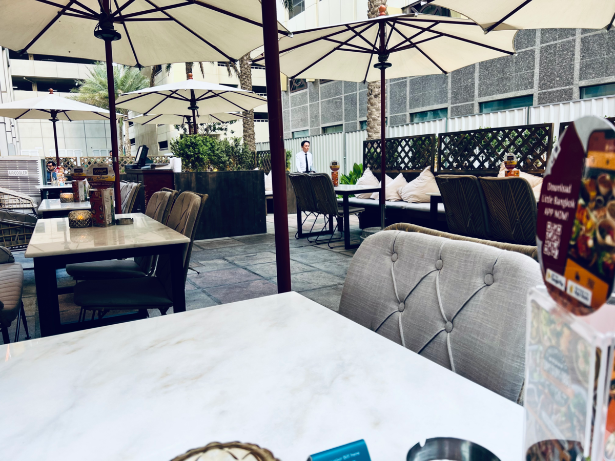 Вид с углового столика