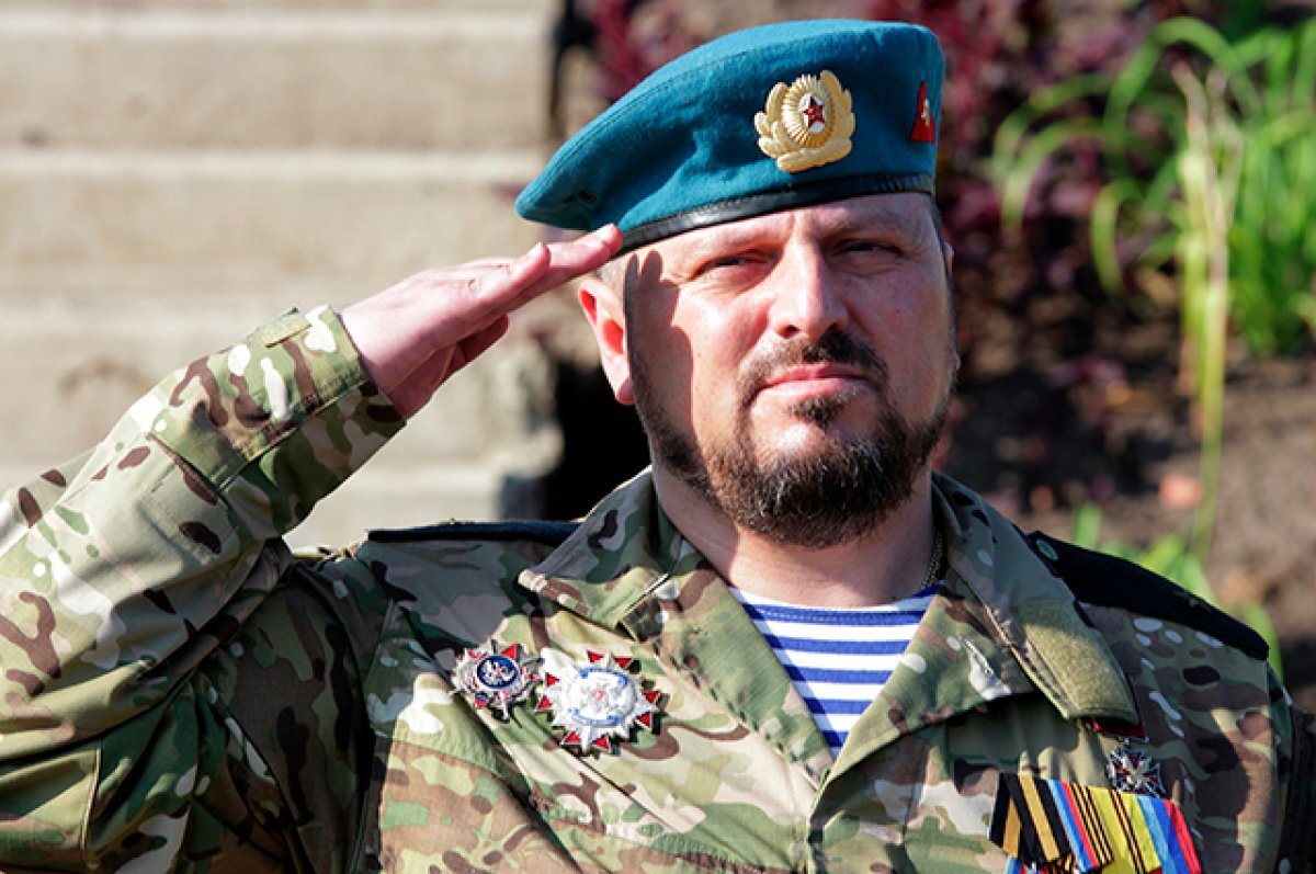    Врио главы МВД Игорь Корнет ранен при взрыве в луганском барбершопе