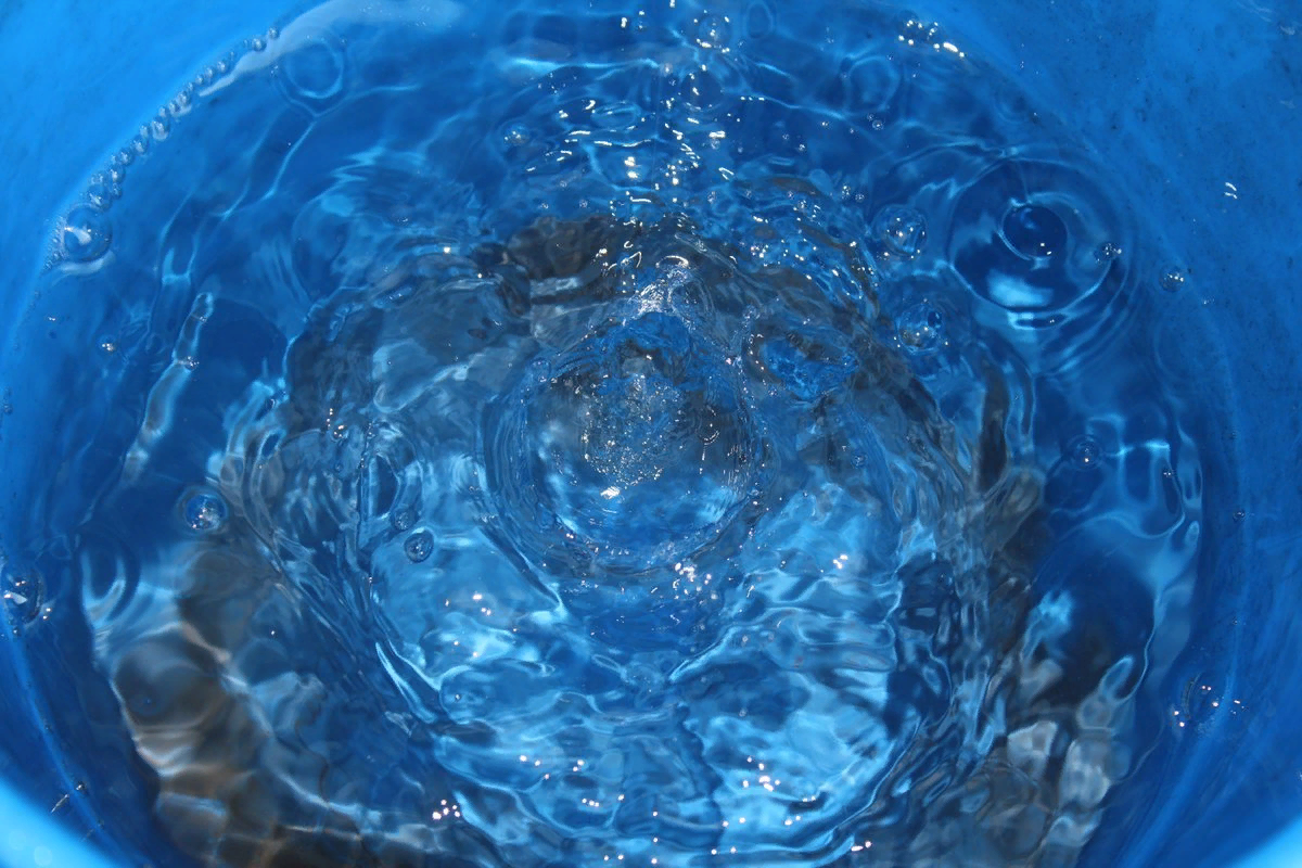 Как сделать голубую воду на фото