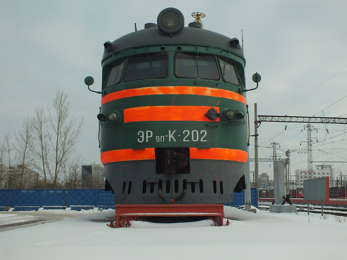 Головной вагон ЭР-9п - К-202