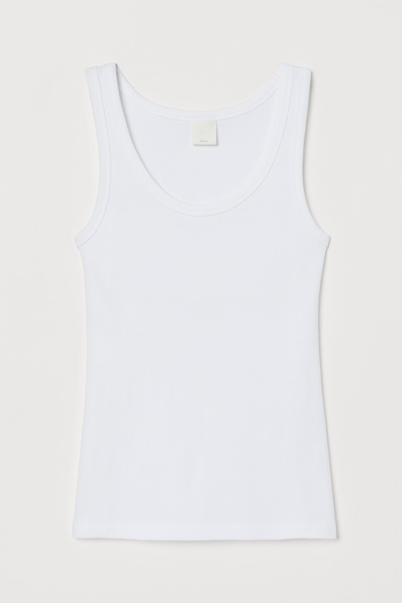 Майка в рубчик New Yorker. Фото с официального сайта