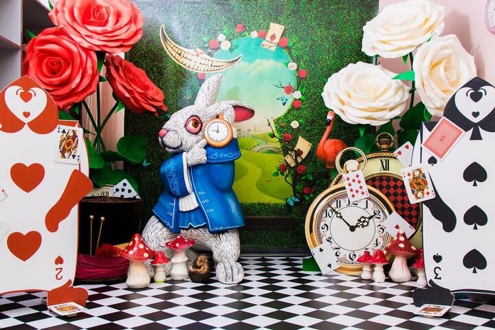 Фотозона детского сада Wonderland