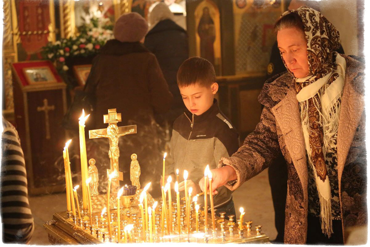 Молитва об усопшем некрещеном младенце. Заупокойный канон в храме. Молитва о поминовении усопших родителей. Молитва об усопшем. Молитва святому уару за некрещеных усопших.