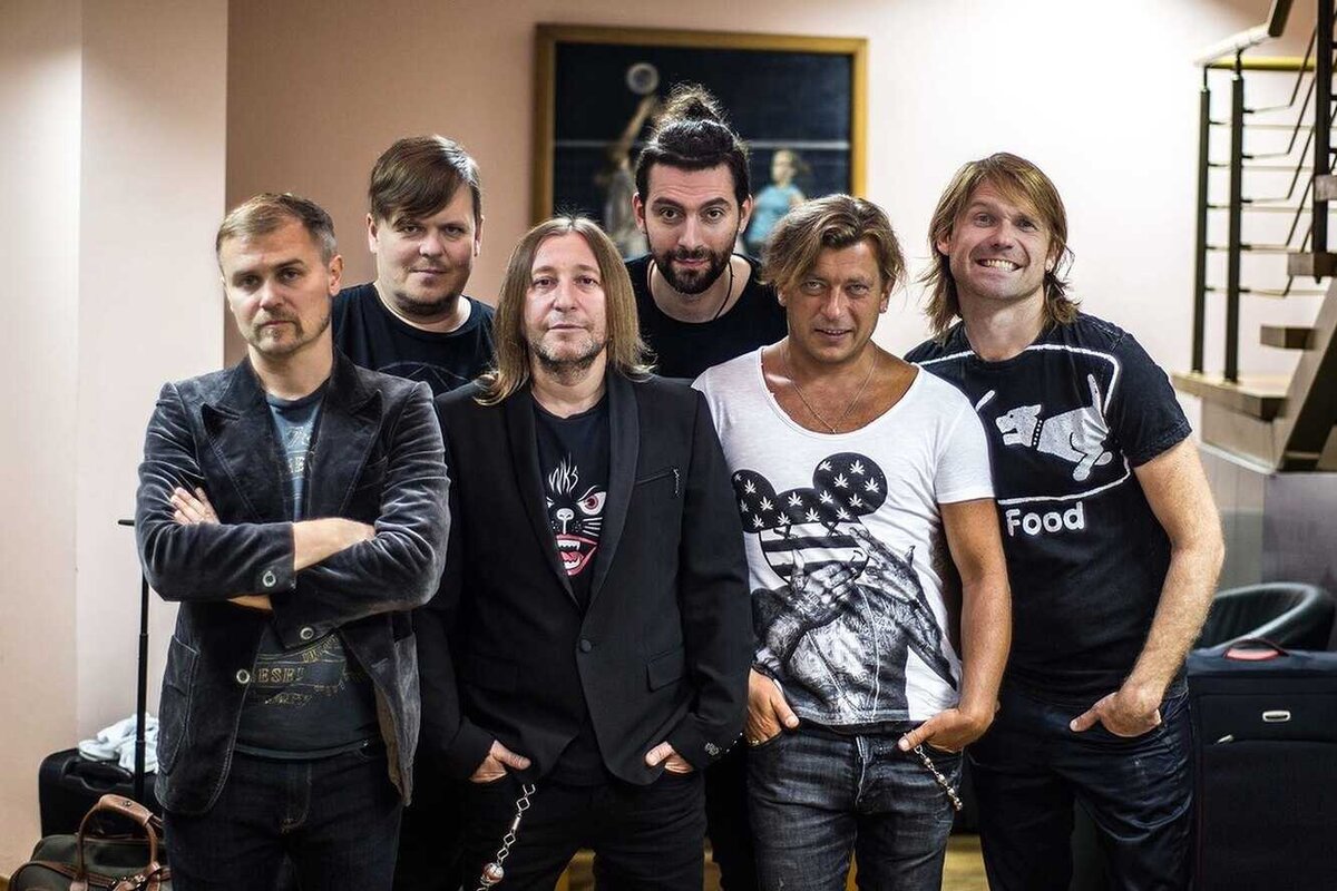 Ьи-2. Лёва в американской майке