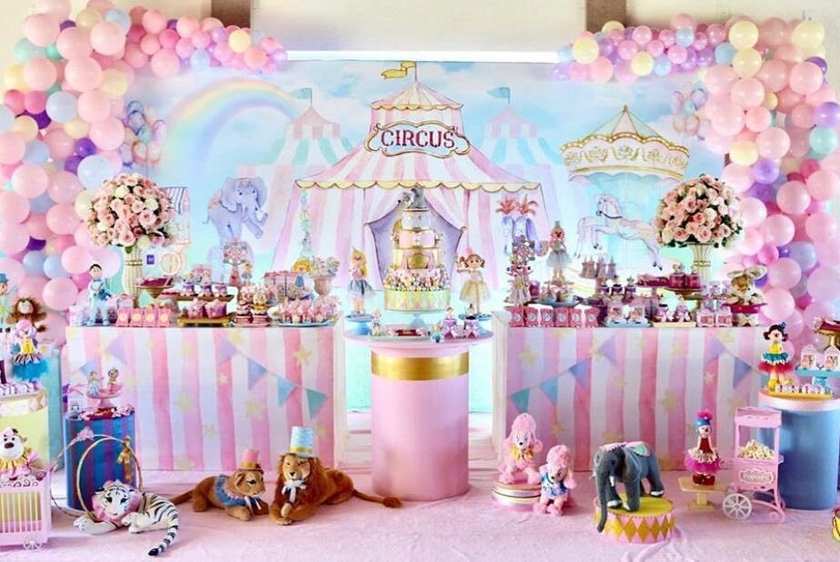 Локация создаёт праздничное настроение