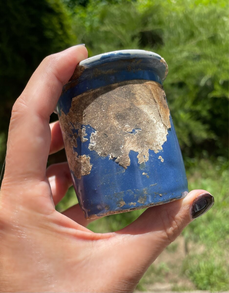 Загадочная красавица с остатками родных этикеток 