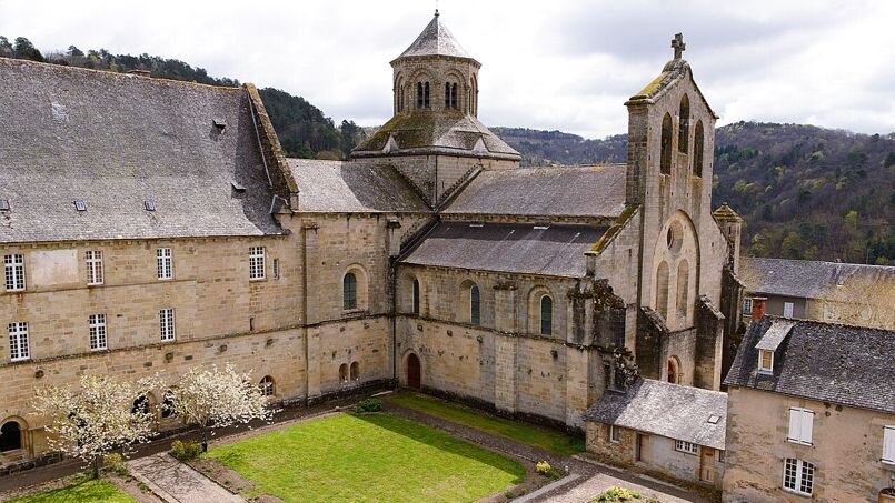 Монастырь Обазин, в котором провела свое детство Коко Шанель