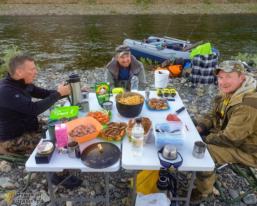 Рыболовные кресла как ни крути, тоже важный аксессуар.