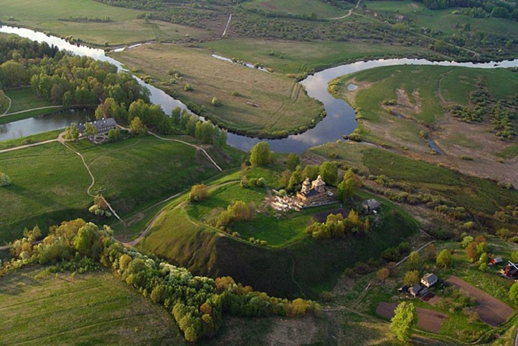 Городище Воронич Пушкинские горы. Городище Воронич Псковская область. Деревня Воронич Пушкинские горы. Усадьба Воскресенское Пушкинские горы.