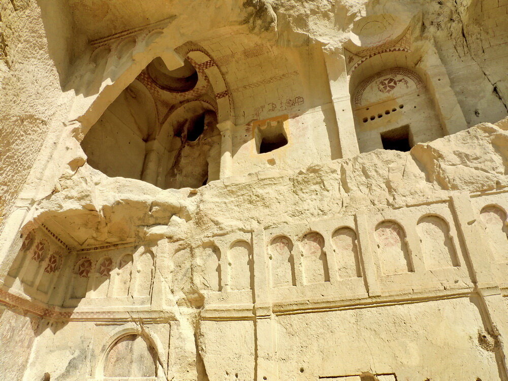 Разрушенный монастырь