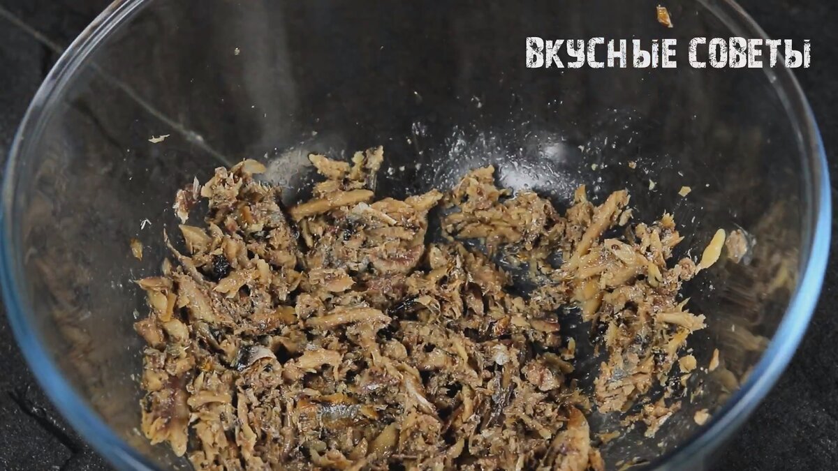 Быстрый и вкусный салат со шпротами и зелёным луком за 5 минут. Готовлю всё  лето. | Вкусные Советы | Дзен