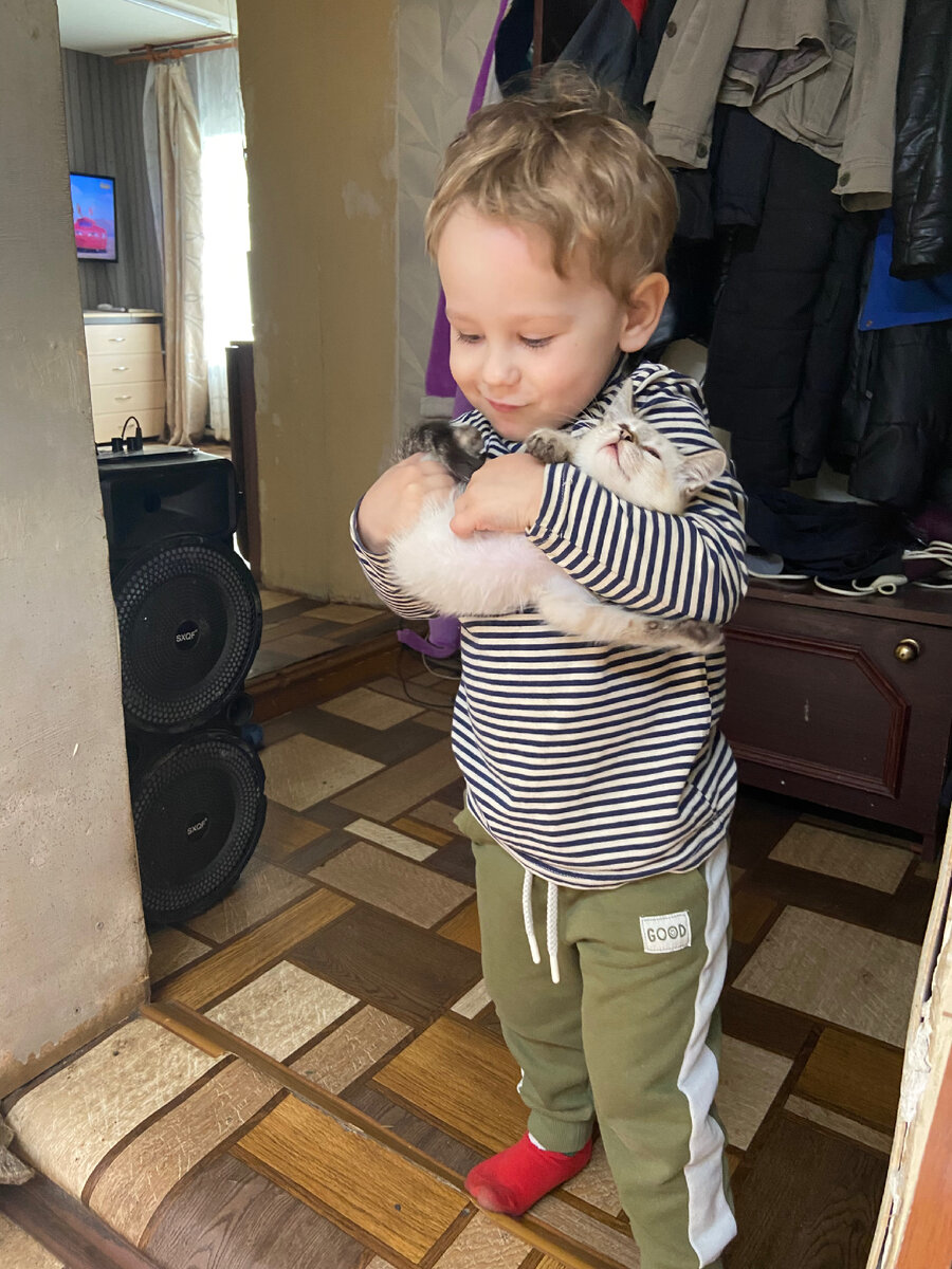 Потискал киску у крестной 🤣киска Рада 😁 