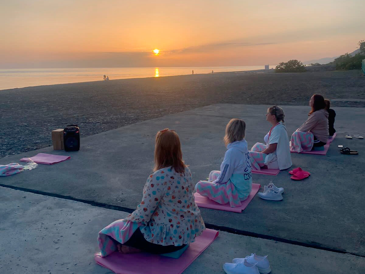 Медитация на закате в отеле "Греция"