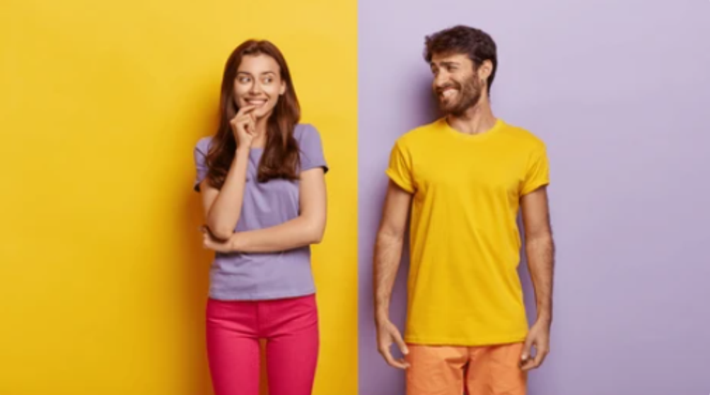 Парень и девушка хотят познакомиться