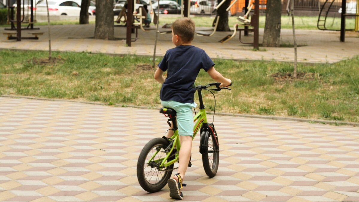     В Тюмени до конца года обустроят новый сквер в центре города. Парк появится на улице Республики, 14/7.