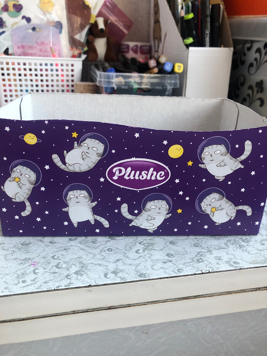 вот такая коробка с котиками