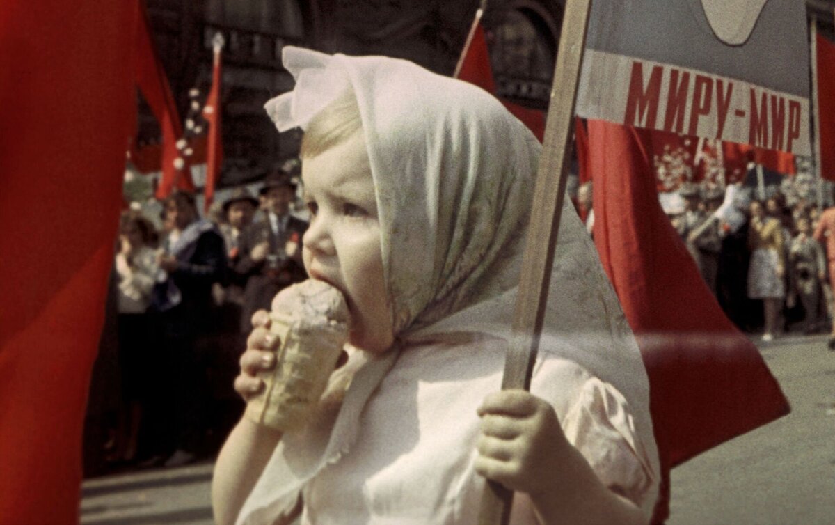 Советское мороженое — настоящий гастрономический феномен. Ради этого лакомства многометровые очереди отстаивали не только граждане СССР, но и иностранцы.-6