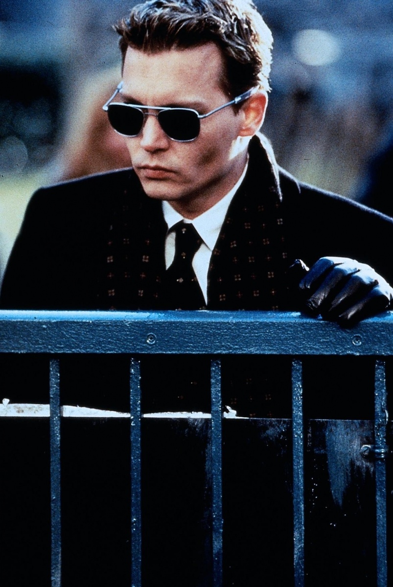 Кадр из фильма "Жена астронавта" (реж. Рэнд Рэвич, 1999 г.)