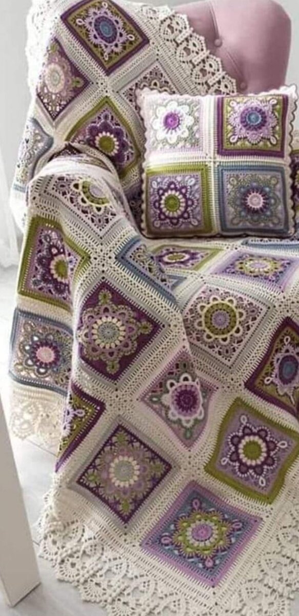 Покрывало из мотивов крючком. Фото из свободного доступа.