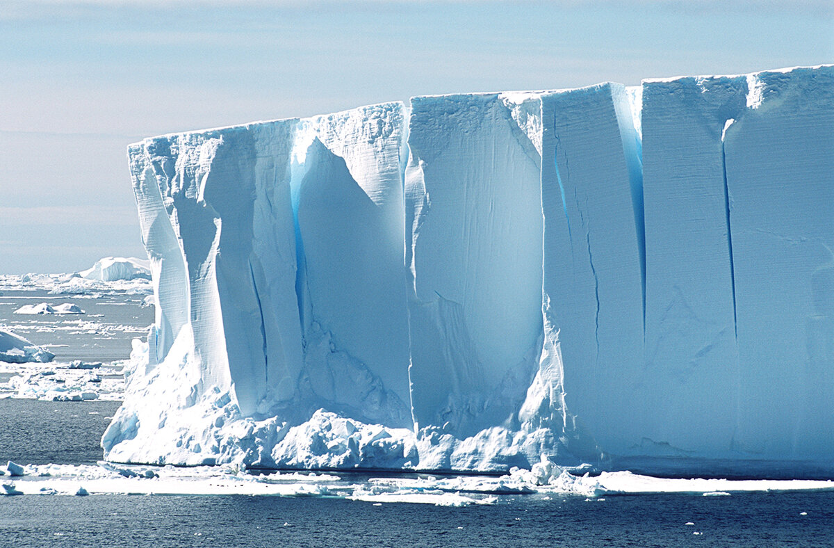    Белый айсберг