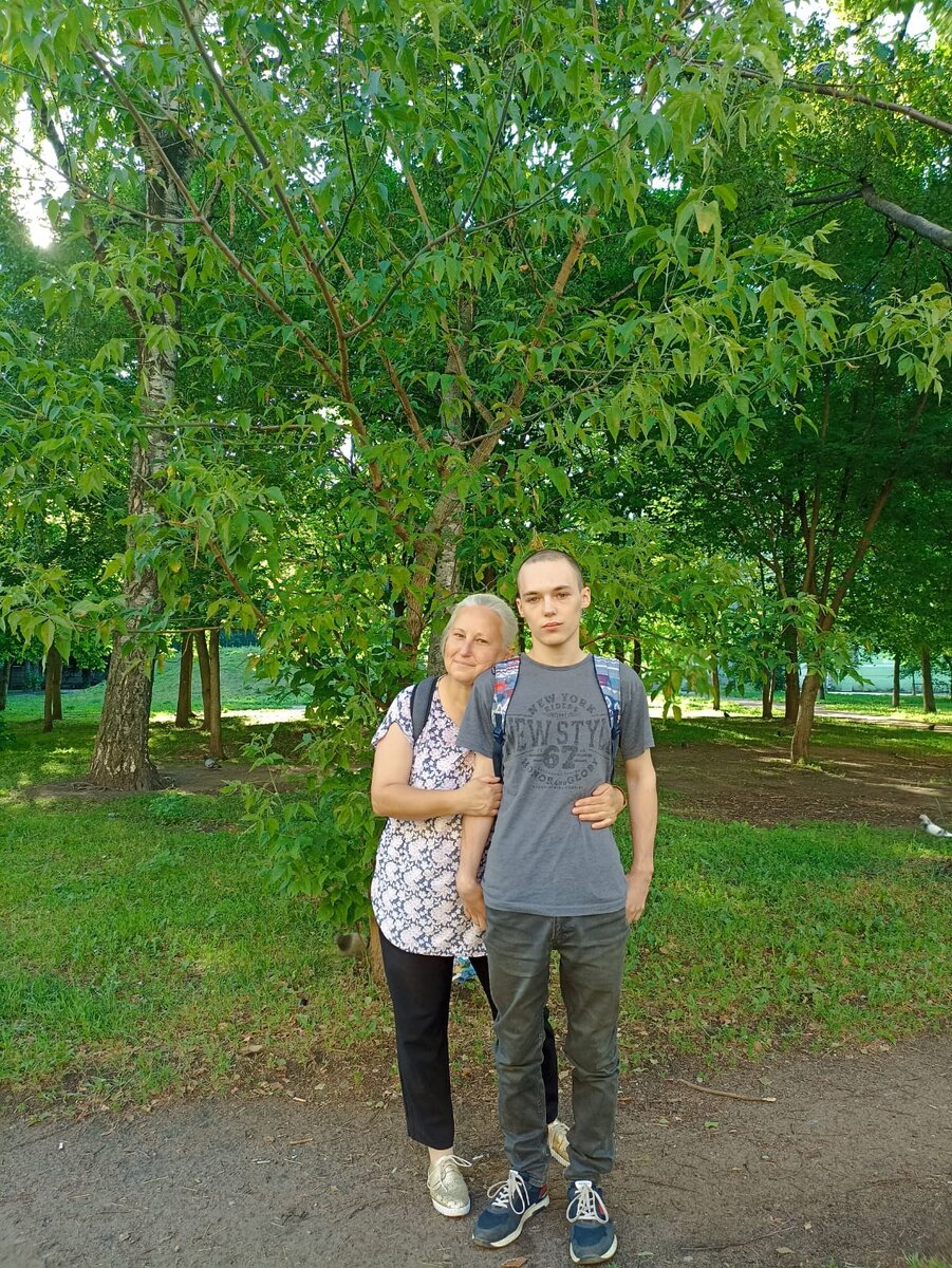 26.06 в 7.30 мы быди в военкомате. Осознание начало приходить ещё накануне вместе с падающими на пол волосами под шум машинки для стрижки.