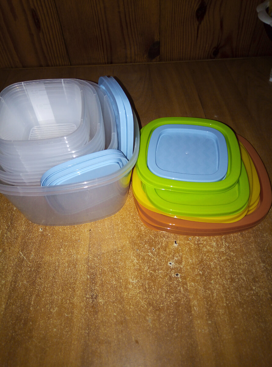 Контейнеры взяла для заморозки