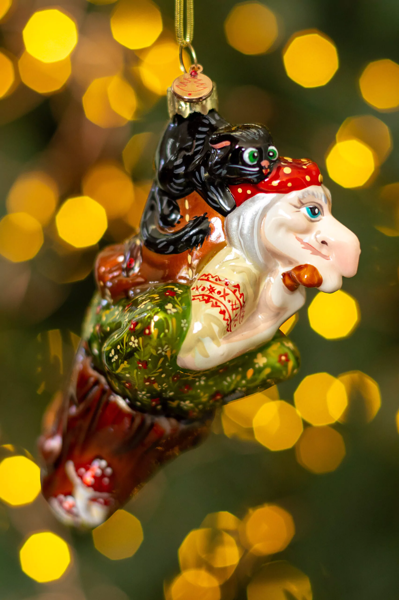 https://xmas-toys.ru/product/baba-yaga/