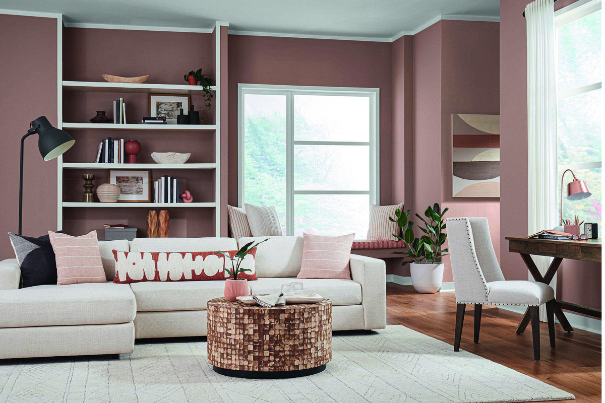 Компания Sherwin-Williams выбрала цветом года Redend Point – нежный розоватый оттенок, заземляющий любое пространство в мгновение ока.   
 