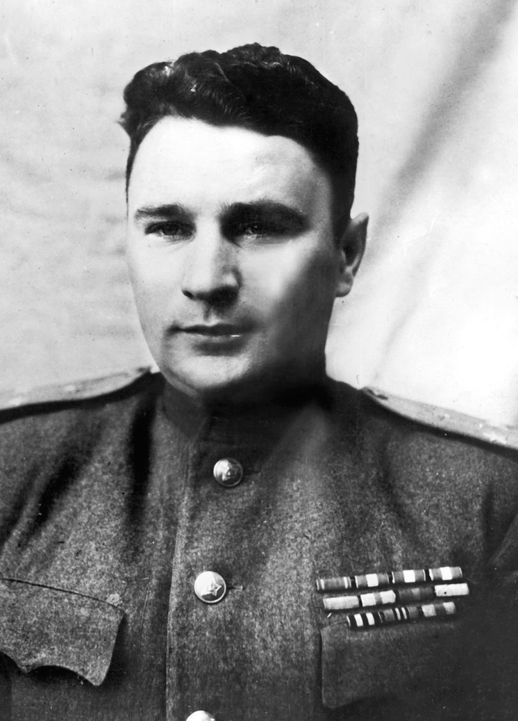 Командиры 129-го ГИАП Владимир Бобров (Герой Советского Союза посмертно) и Валентин Фигичев. Фото из интернета.