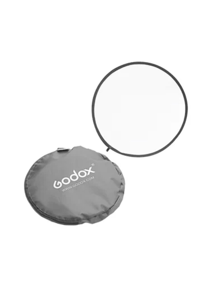 Рассеиватель  или диффузор. Чаще всего такой использую в съемке.