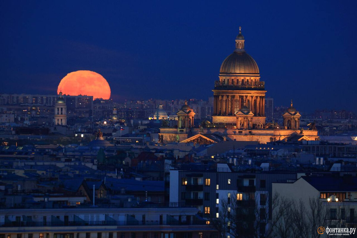 луна вчера ночью над москвой