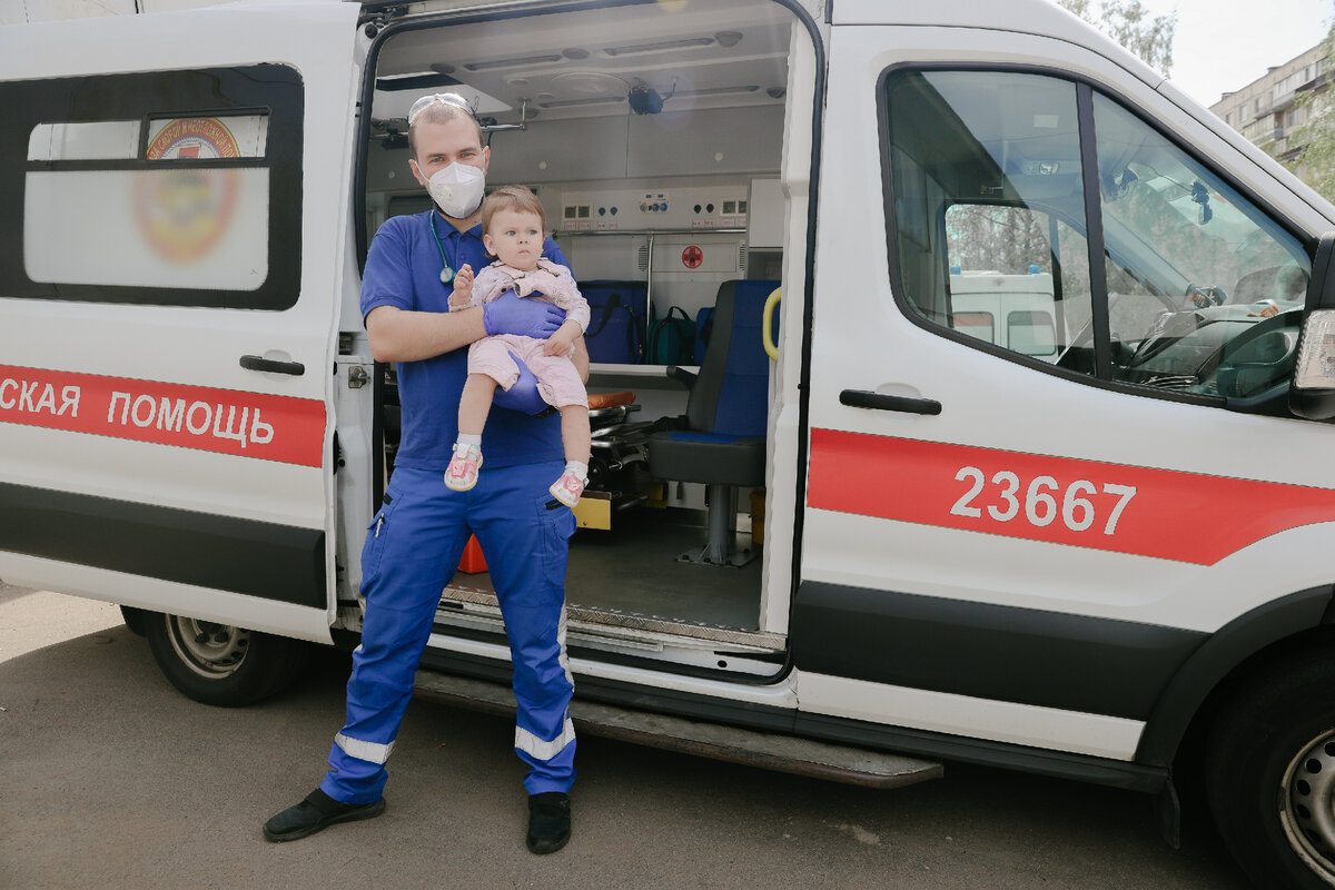 СТОИТ ЛИ ИДТИ РАБОТАТЬ НА СКОРУЮ ПОМОЩЬ? 🚑 | Доктор Молодой | Дзен