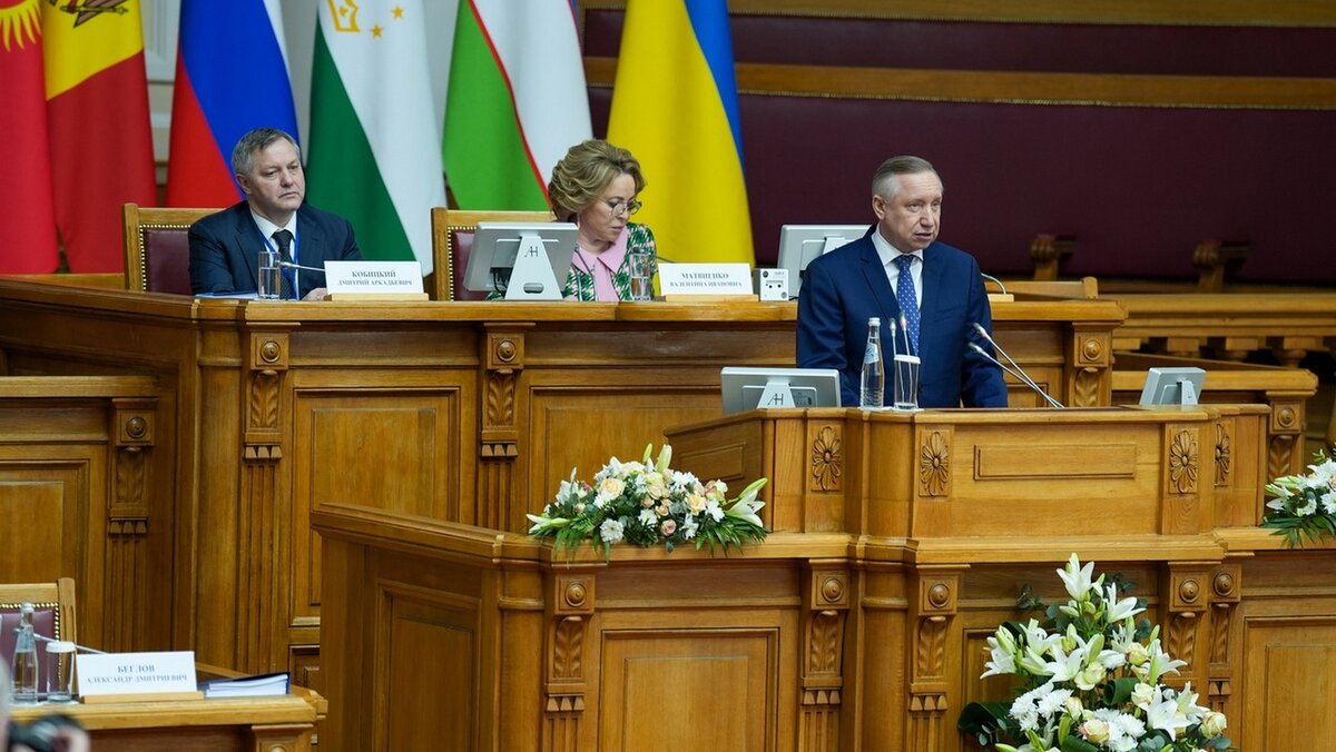 Под каким флагом выступали Беглов и Матвиенко.