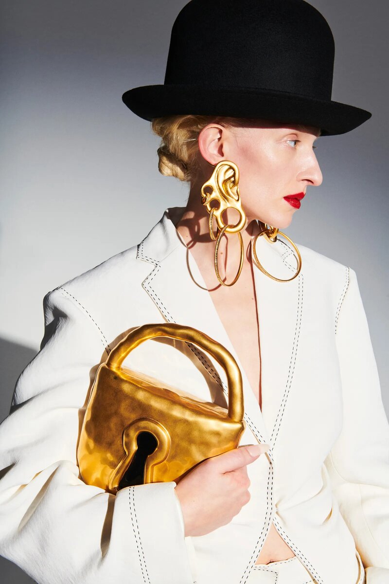 Schiaparelli Couture Spring-21. С сайте vogue