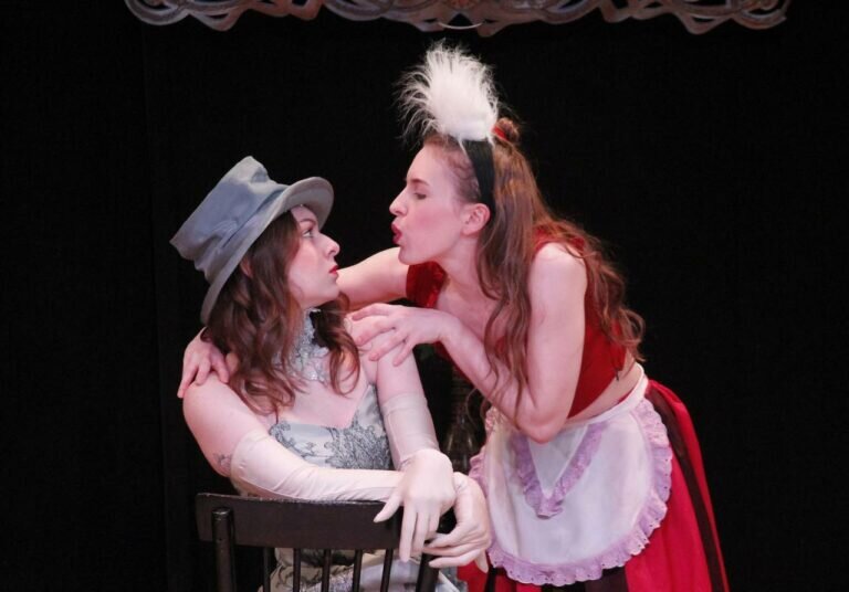    Оренбургский студтеатр «Горицвет» выступил в финале «Театрального Приволжья» Марина Шарт