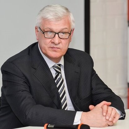 Член Совета Федерации РФ от Законодательного собрания Иркутской области Сергей Брилка заявился на праймериз «Единой России» перед выборами в областной парламент. Напомним, с 2015 по 2018 год Сергей Брилка возглавлял Заксобрание Прибайкалья второго созыва. В третьем созыве коллеги-депутаты отрядили его представлять интересы области в верхней палате российского парламента.