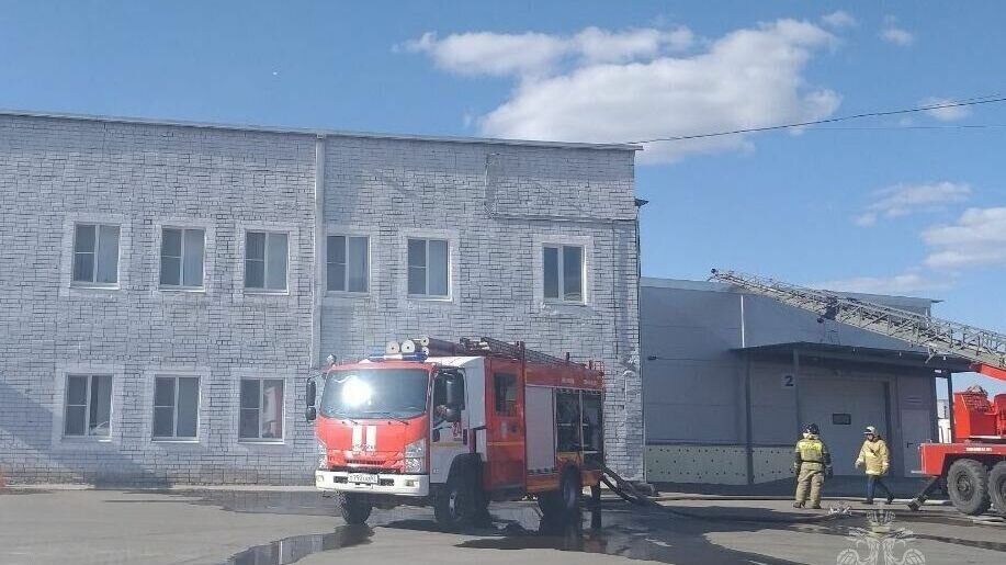     Пожар на мебельной фабрике в Нижнем Новгороде удалось потушить. Об этом рассказали в пресс-службе ГУ МЧС России по региону.
