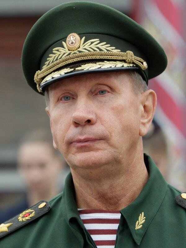 Франсиско Моралес Бермуд...ой...не тот. Листайте дальше