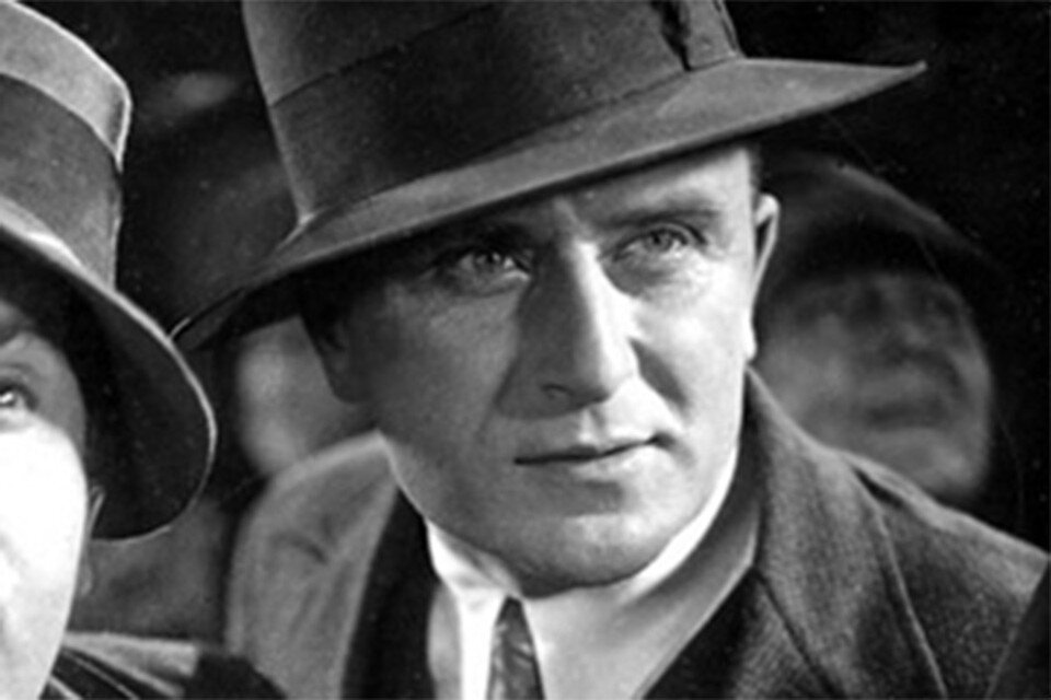    Анатолий Кторов.