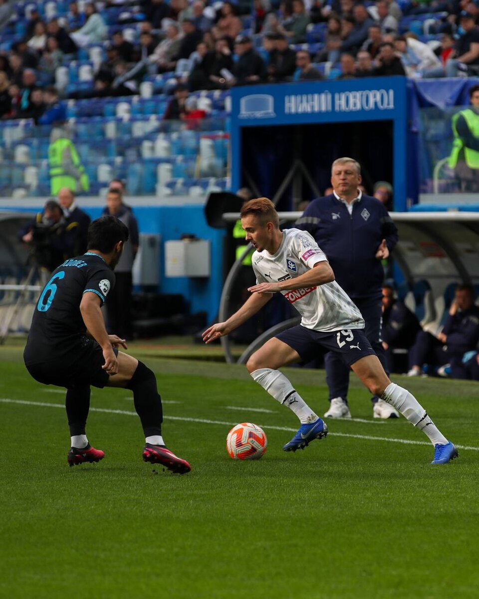 Эпизод матча «Пари НН» — «Крылья Советов». Фото — ФК «Крылья Советов».