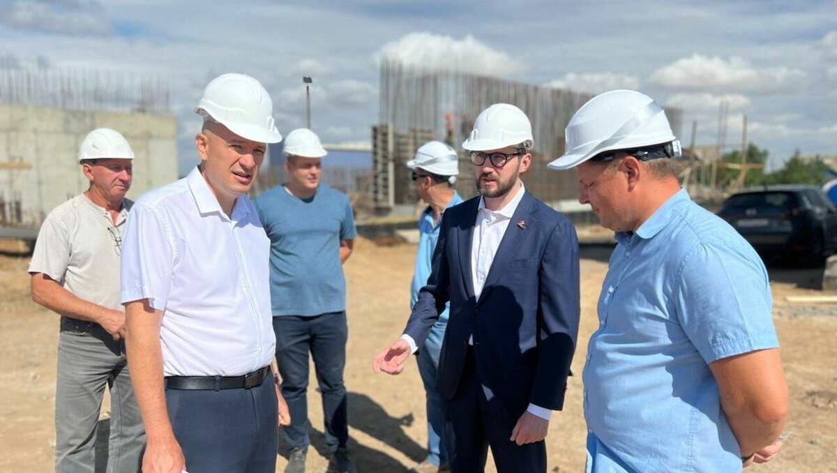     В Ростовской области в ближайшие два года в модернизацию сферы ЖКХ могут вложить более 16 миллиардов рублей, сообщил глава МинЖКХ региона Сергей Сизиков