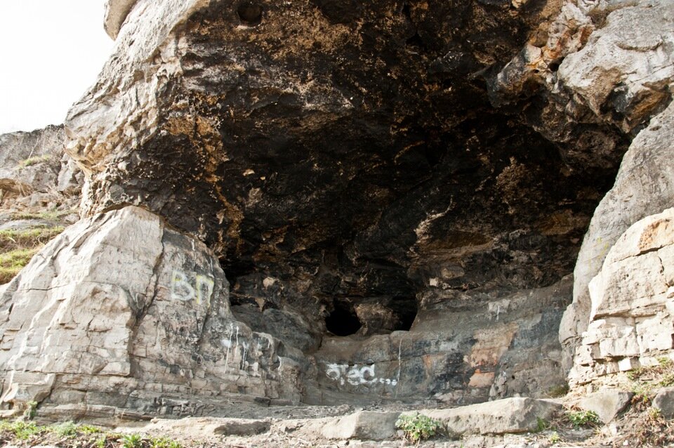 пещеры кировской области. зараменская пещера чёртова печь. зараменская пещера кировской области. памятники природы кировской области. кировская пещера.