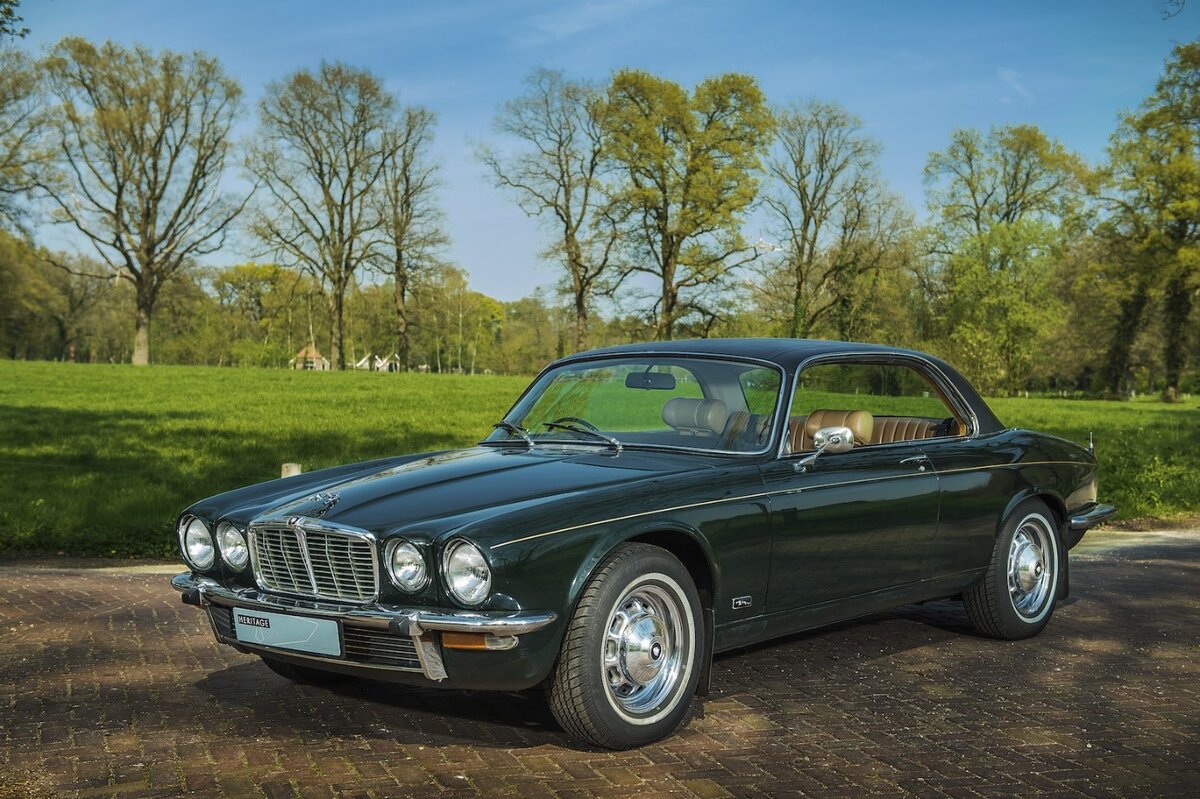 Jaguar XJ Coupe range 1985