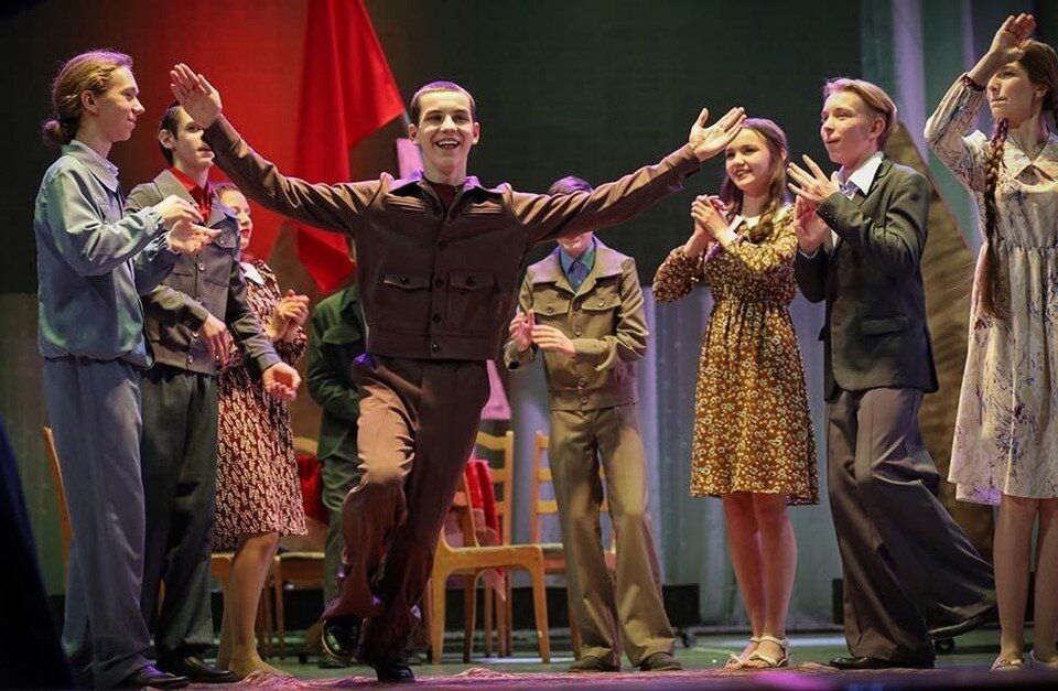    Постановки орских театралов всегда срывают бурные овации