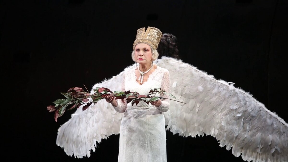 Максакова в Роли Иокасты . На мол , муженек, веточку тебе 